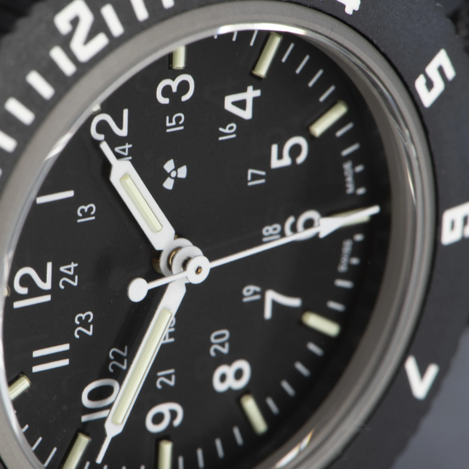 Marathon Navigator Quartz Sapphire Sterile 4 Marathon Navigator Quartz Sapphire Sterile - Image 2