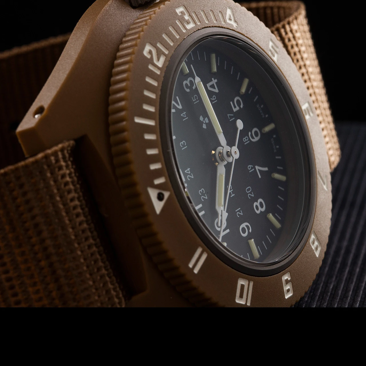 Marathon Navigator Quartz Sapphire Sterile 10 Marathon Navigator Quartz Sapphire Sterile - Image 8